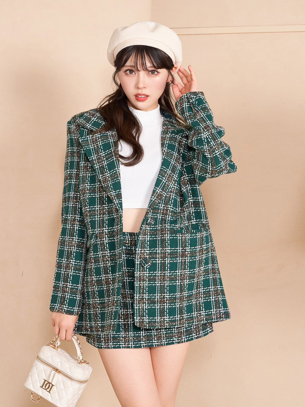 モデル:164cm(着用サイズ:FREE 着用カラー:GRN)