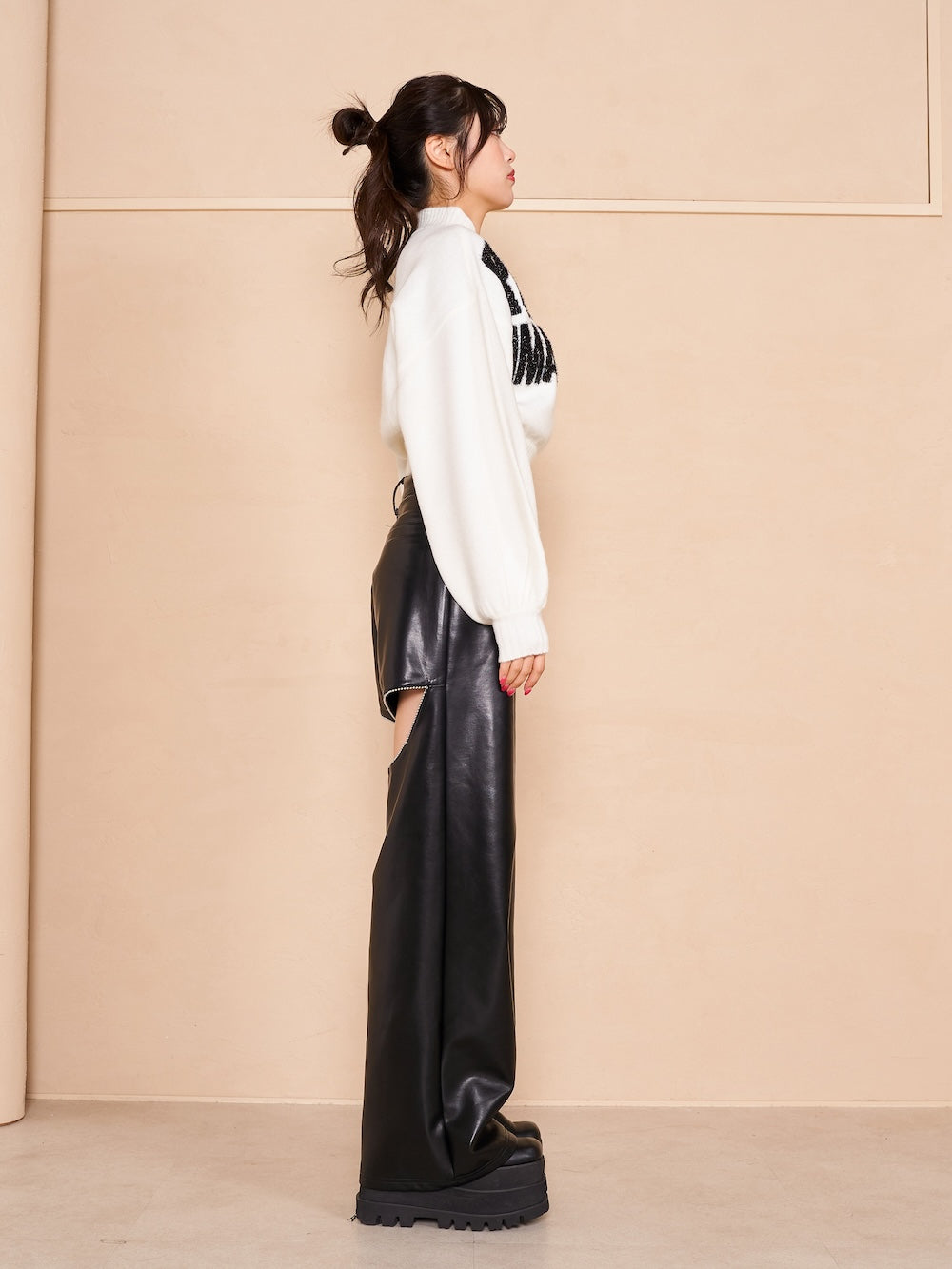 モデル:164cm(着用サイズ:S 着用カラー:BLK)