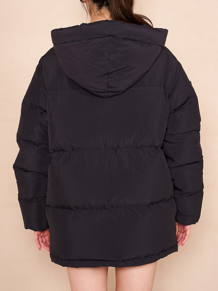 モデル:164cm(着用サイズ:FREE 着用カラー:BLK)