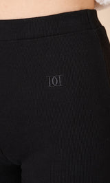 モデル:163cm(着用サイズ:FREE 着用カラー:BLK)
