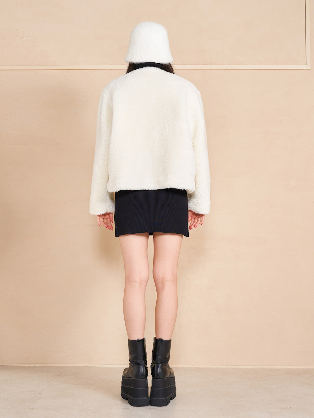 モデル:164cm(着用サイズ:FREE 着用カラー:WHT)