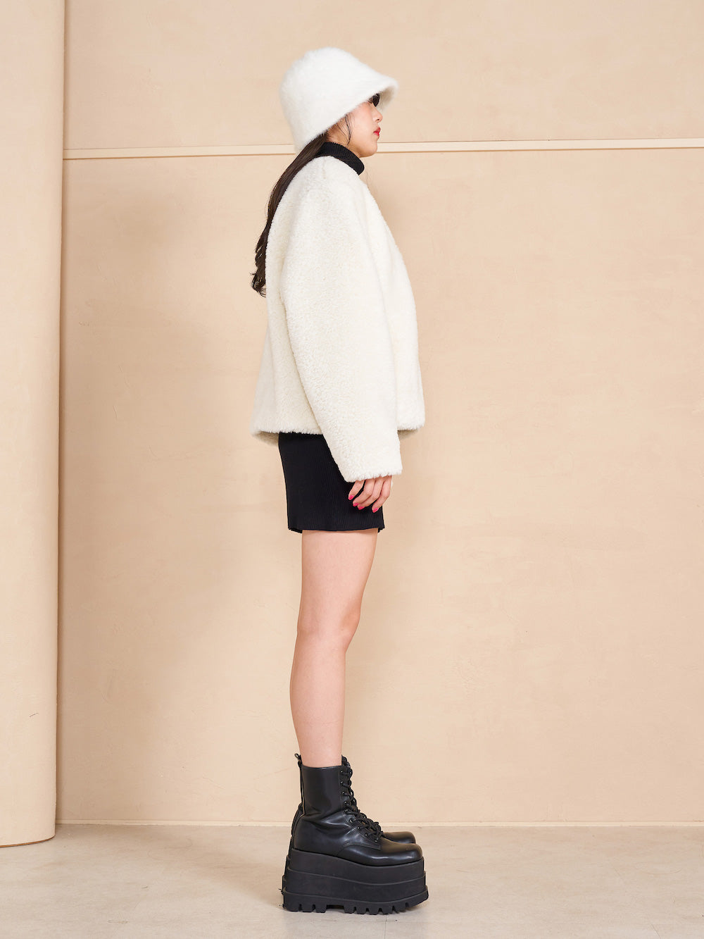 モデル:164cm(着用サイズ:FREE 着用カラー:WHT)