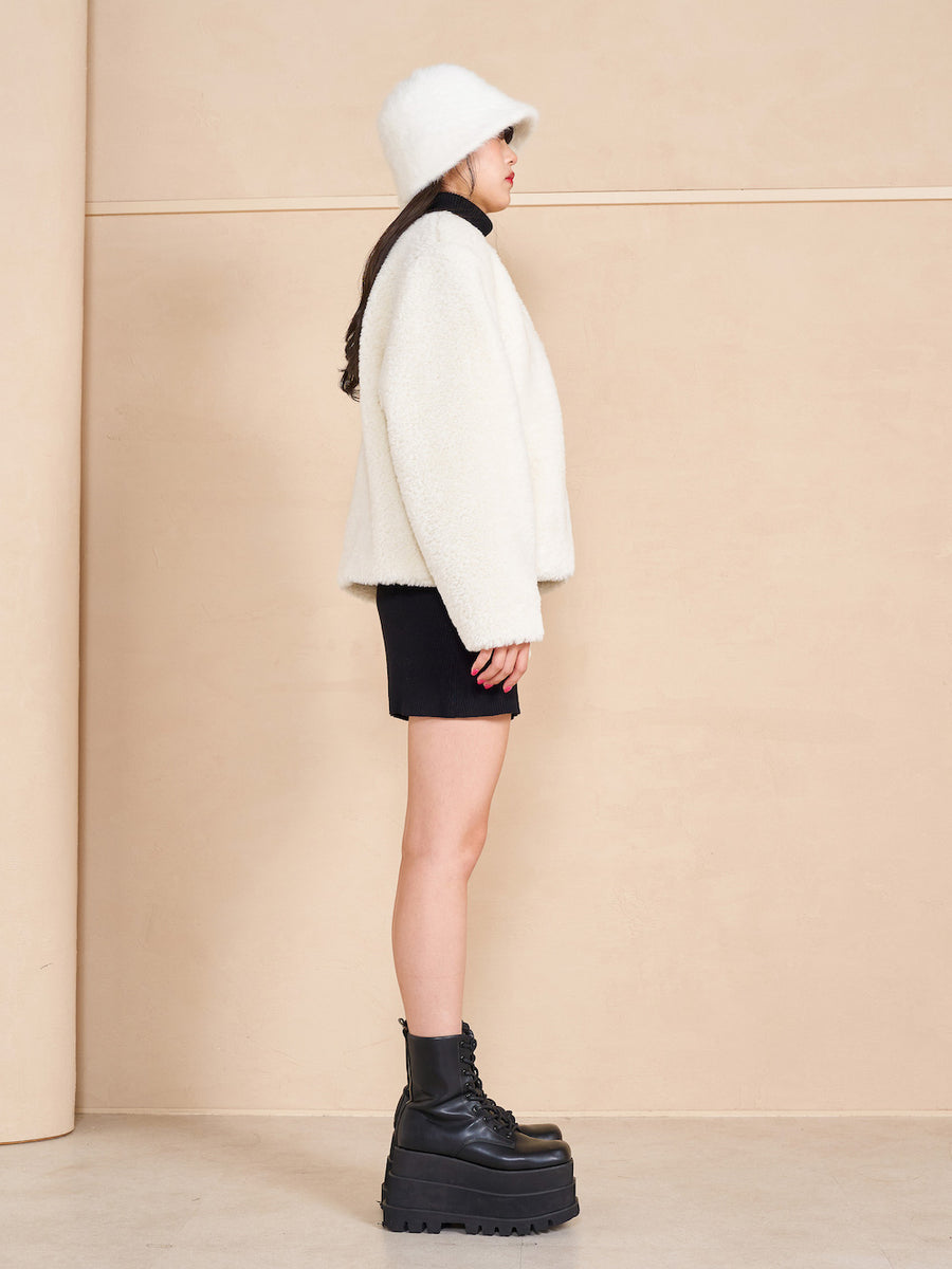 モデル:164cm(着用サイズ:FREE 着用カラー:WHT)