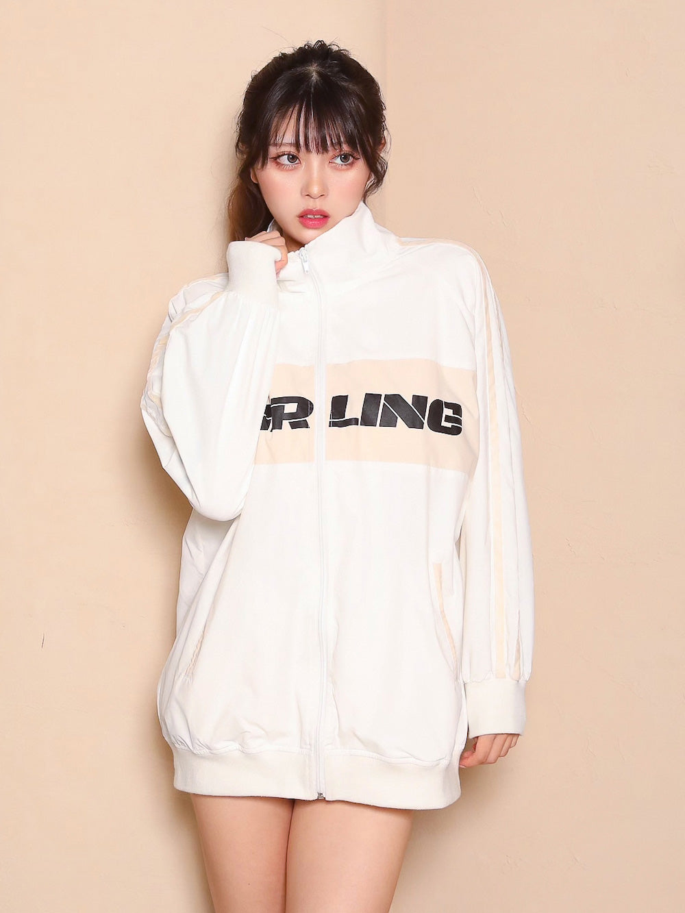 モデル:164cm(着用サイズ:FREE 着用カラー:IVO)