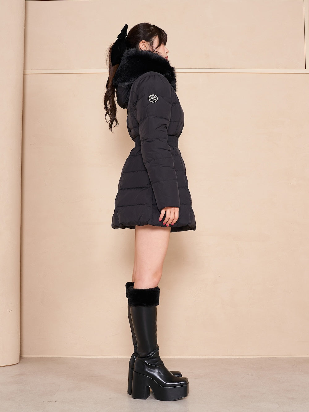 モデル:164cm(着用サイズ:S 着用カラー:BLK)