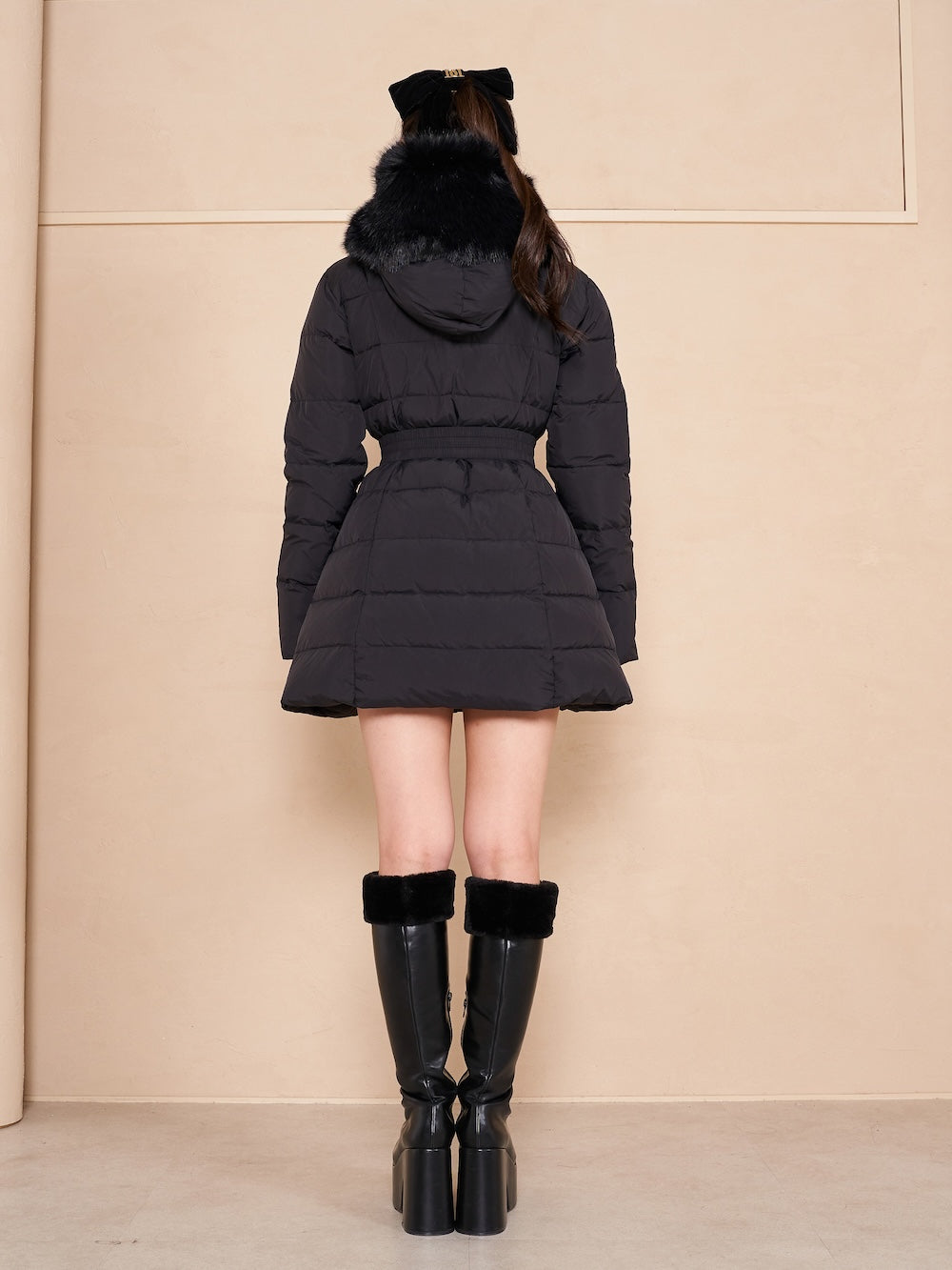 モデル:164cm(着用サイズ:S 着用カラー:BLK)
