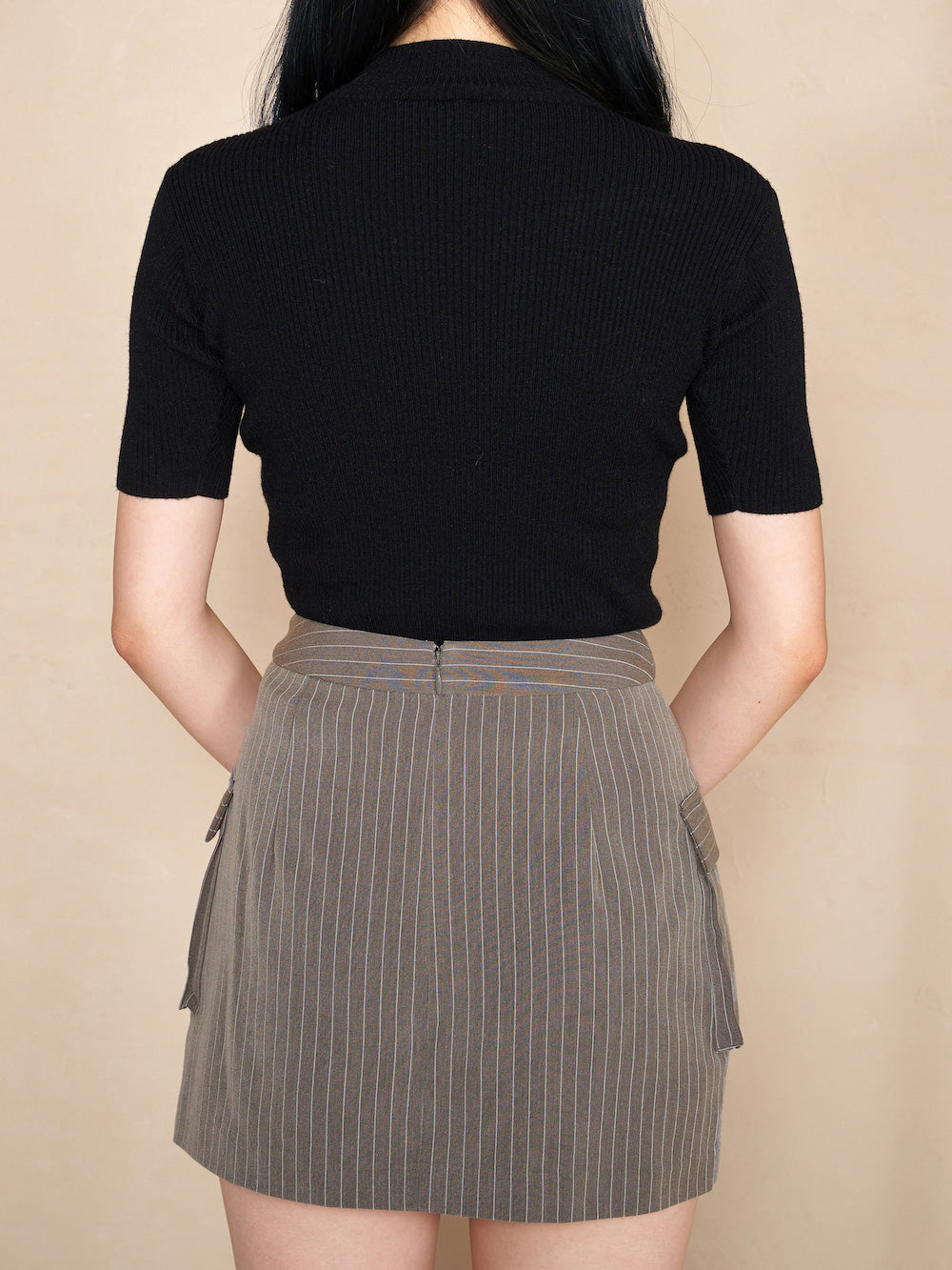 モデル:160cm(着用サイズ:FREE 着用カラー:BLK)