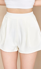 モデル:164cm(着用サイズ:FREE 着用カラー:WHT)