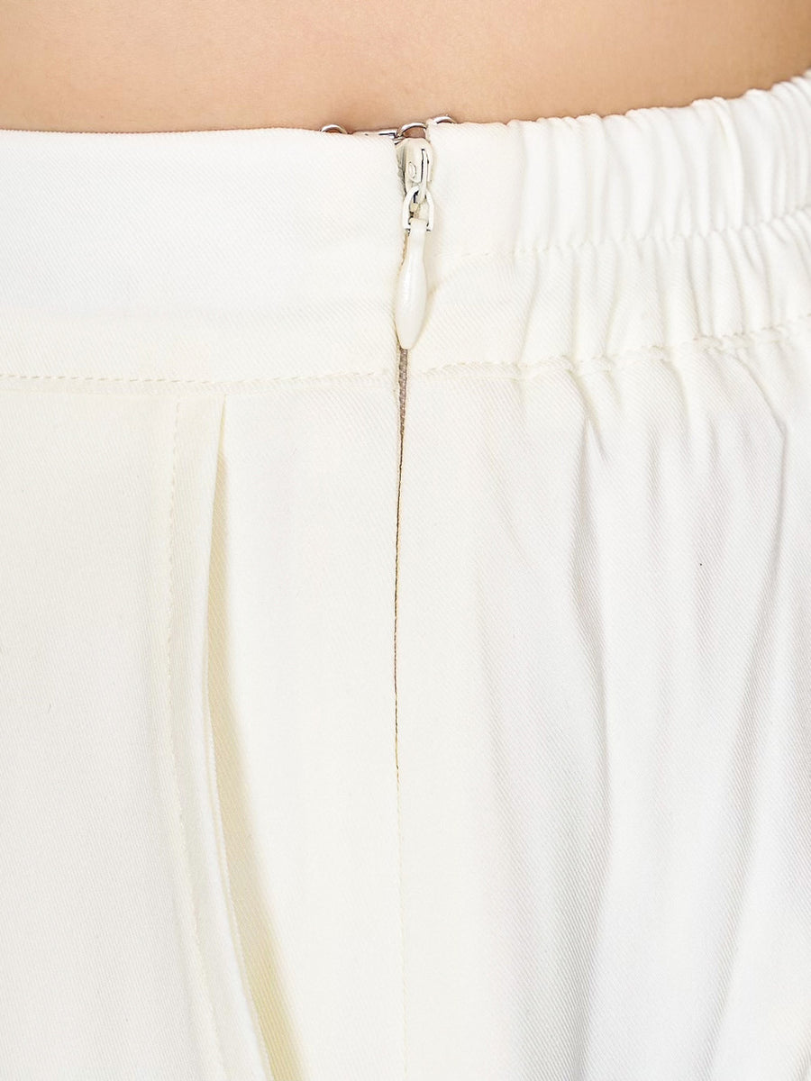 モデル:164cm(着用サイズ:FREE 着用カラー:WHT)