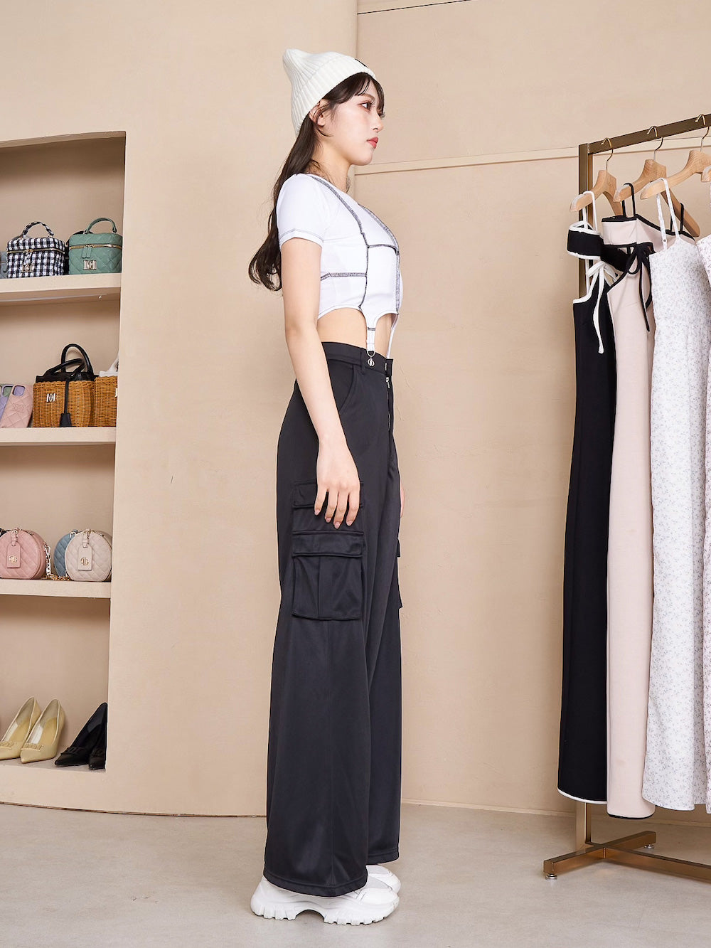 モデル:164cm(着用サイズ:FREE 着用カラー:WHT)