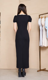モデル:164cm(着用サイズ:FREE 着用カラー:BLK)