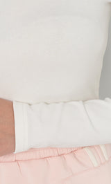 モデル:164cm(着用サイズ:FREE 着用カラー:WHT)