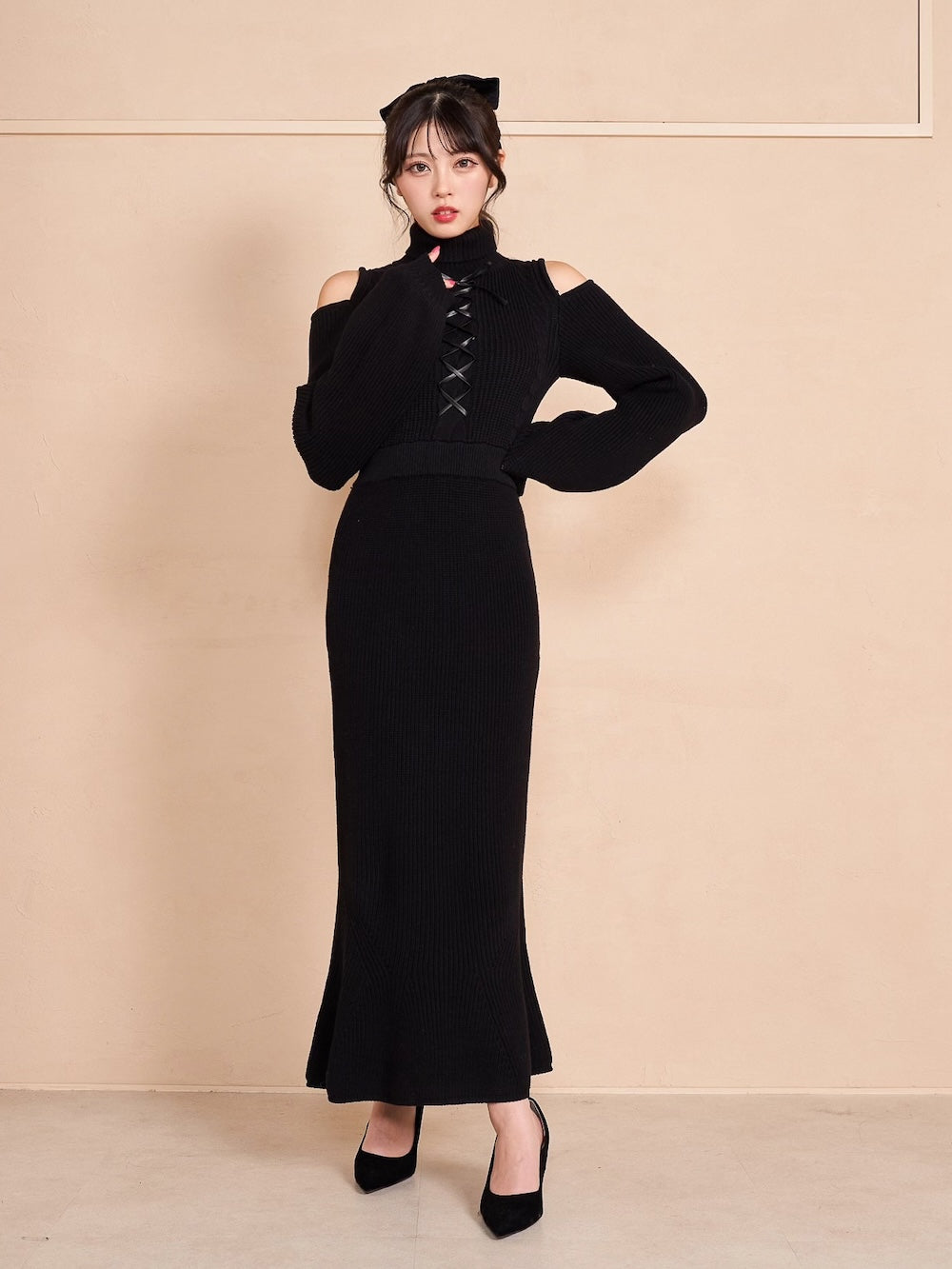 レースアップケーブルニットロングワンピース - blk