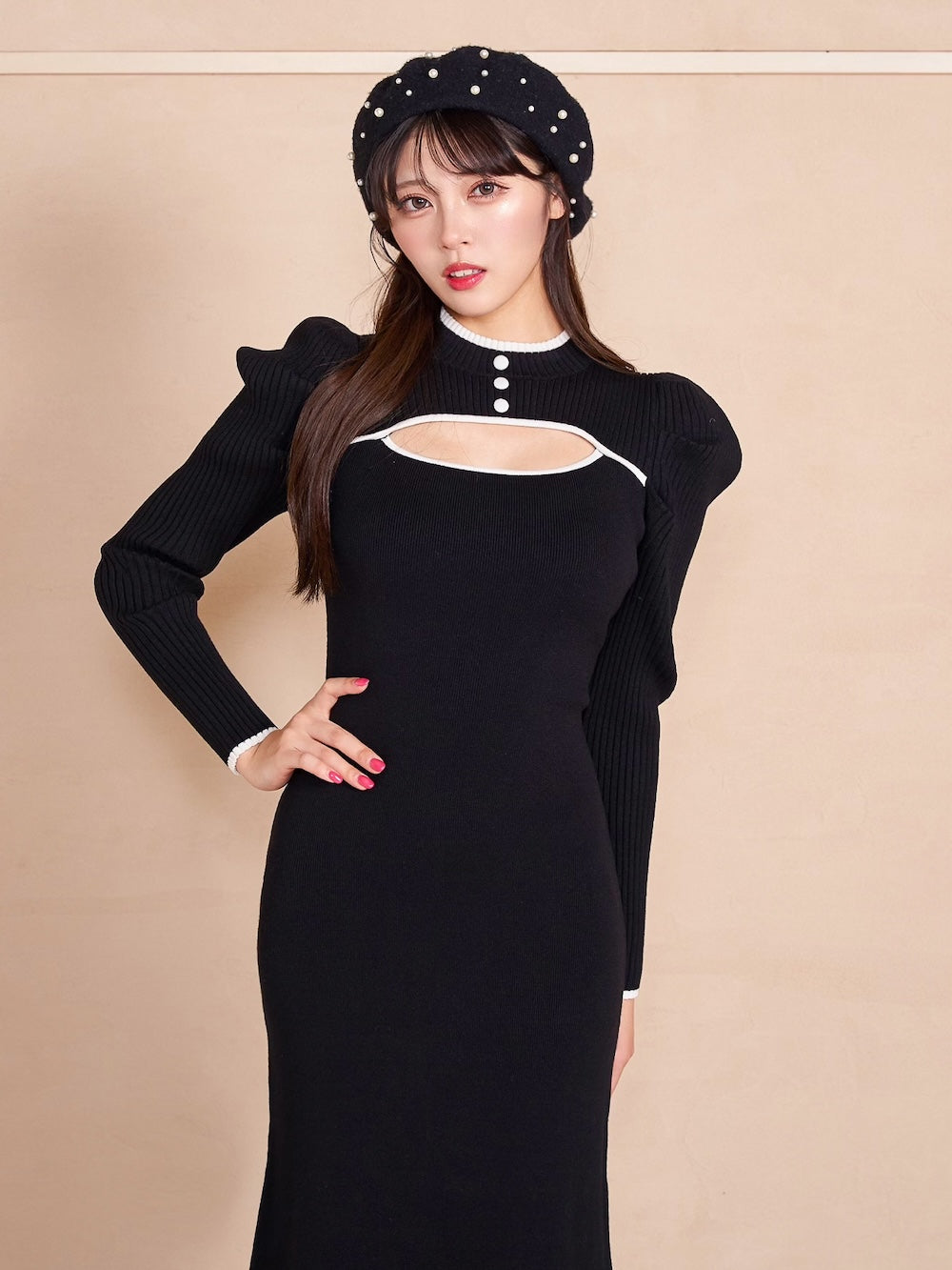 モデル:164cm(着用サイズ:FREE 着用カラー:BLK)