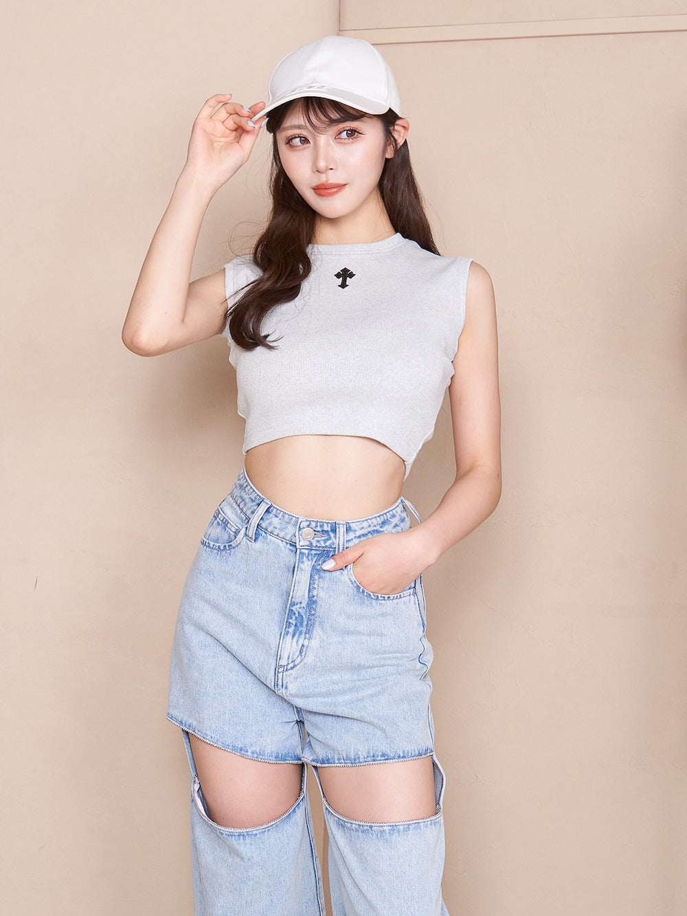 モデル:164cm(着用サイズ:FREE 着用カラー:GRY)