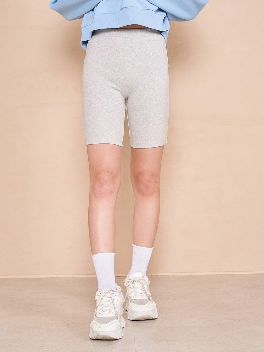 モデル:164cm(着用サイズ:FREE 着用カラー:GRY)