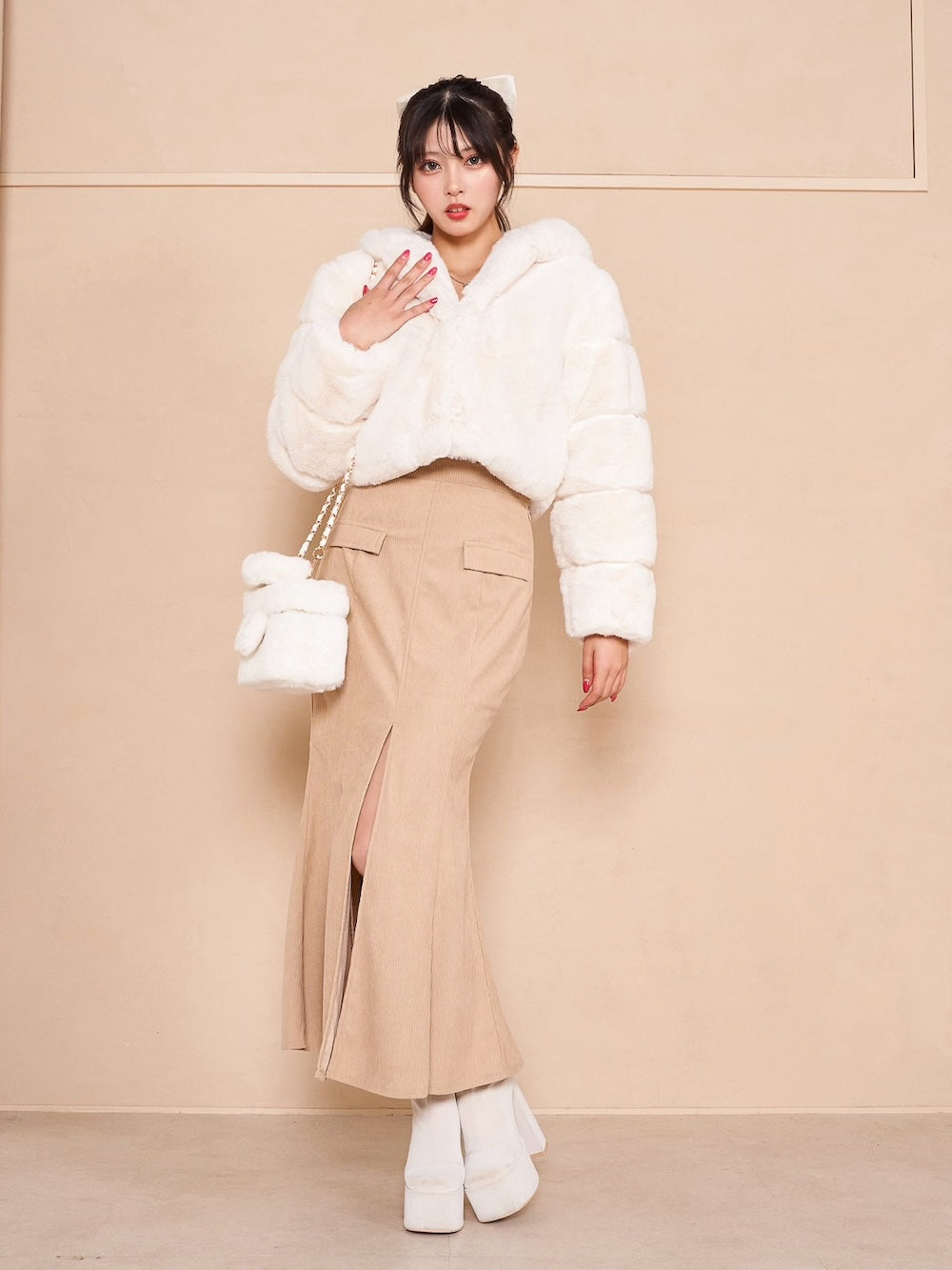 モデル:164cm(着用サイズ:FREE 着用カラー:WHT)