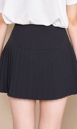 モデル:164cm(着用サイズ:S 着用カラー:BLK)