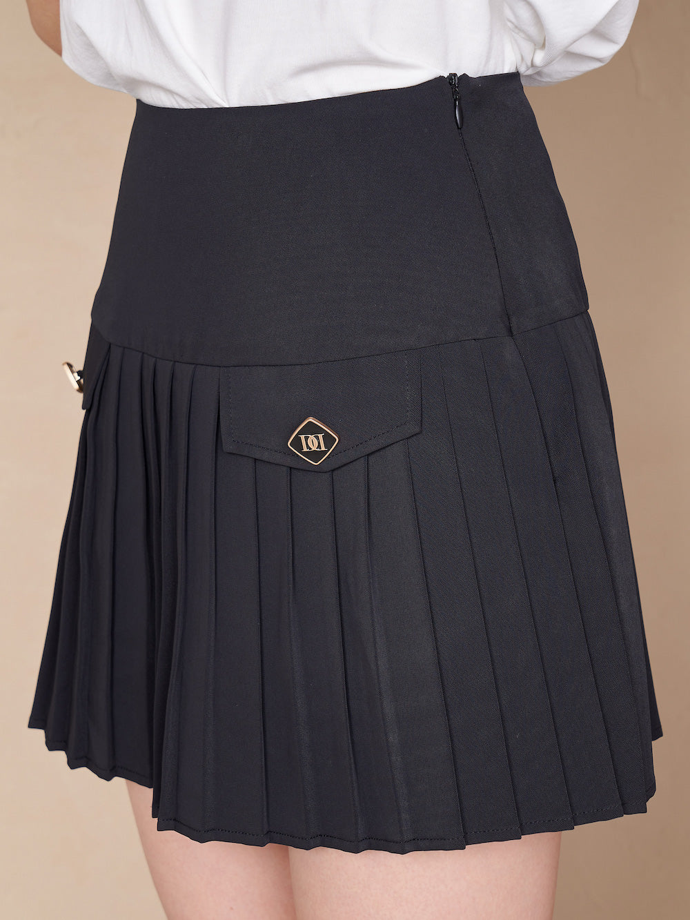 モデル:164cm(着用サイズ:S 着用カラー:BLK)