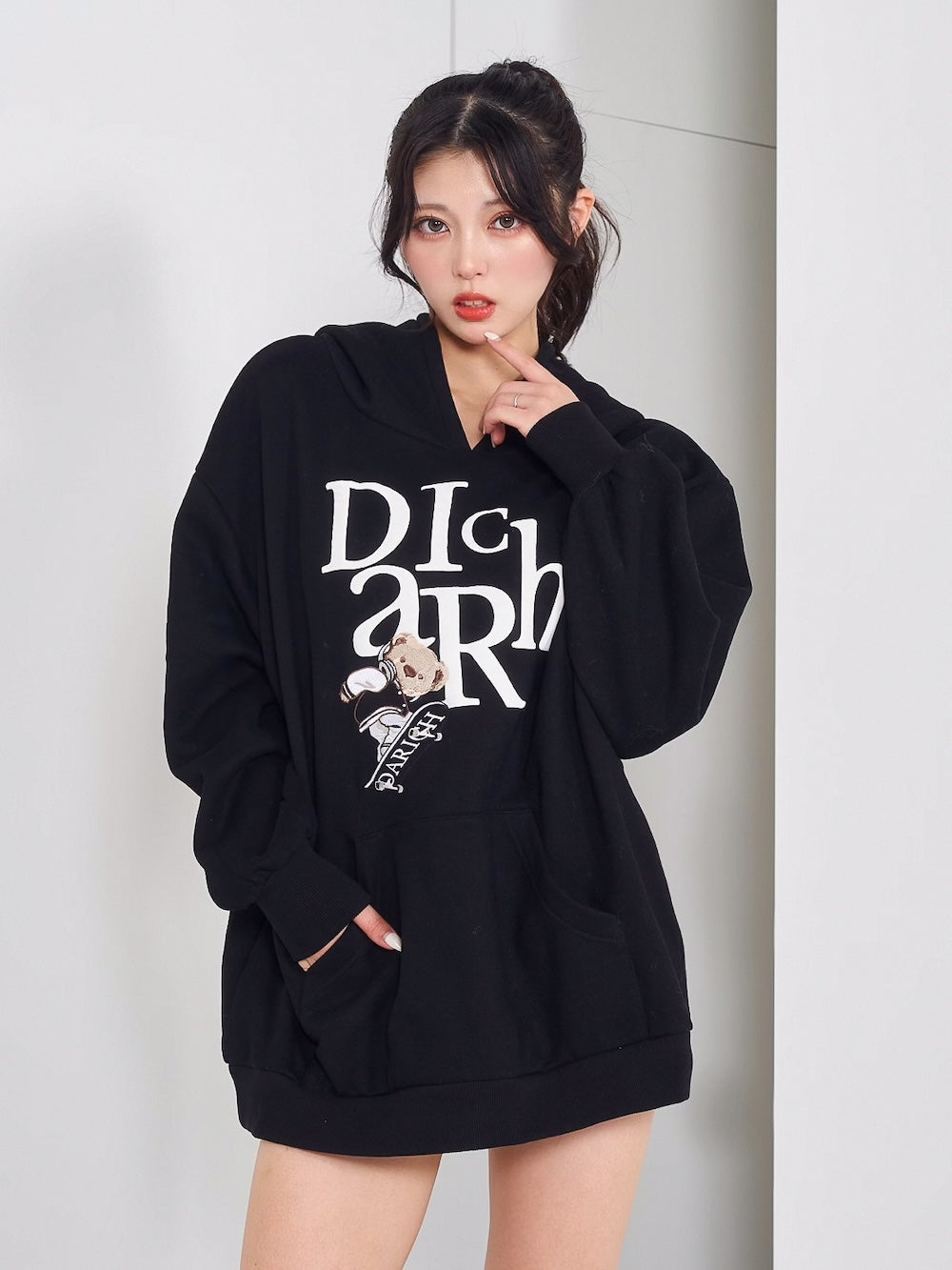 モデル:164cm(着用サイズ:FREE 着用カラー:BLK)