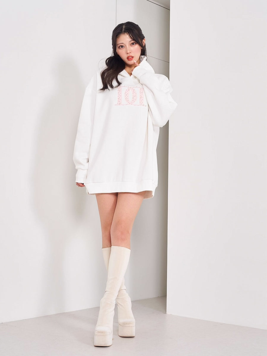 モデル:164cm(着用サイズ:FREE 着用カラー:WHT)
