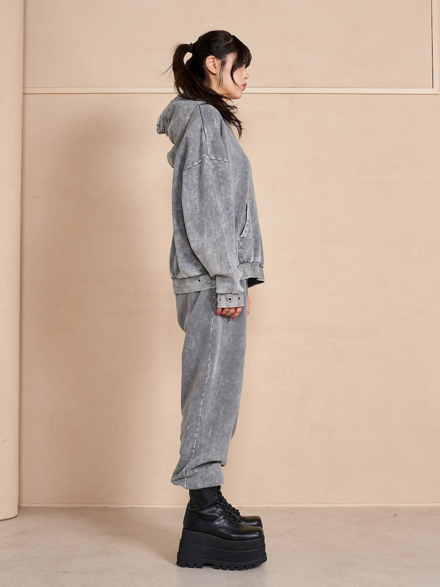 モデル:164cm(着用サイズ:FREE 着用カラー:C-GRY)