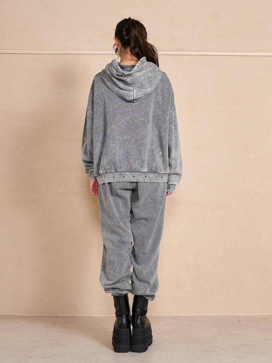 モデル:164cm(着用サイズ:FREE 着用カラー:C-GRY)