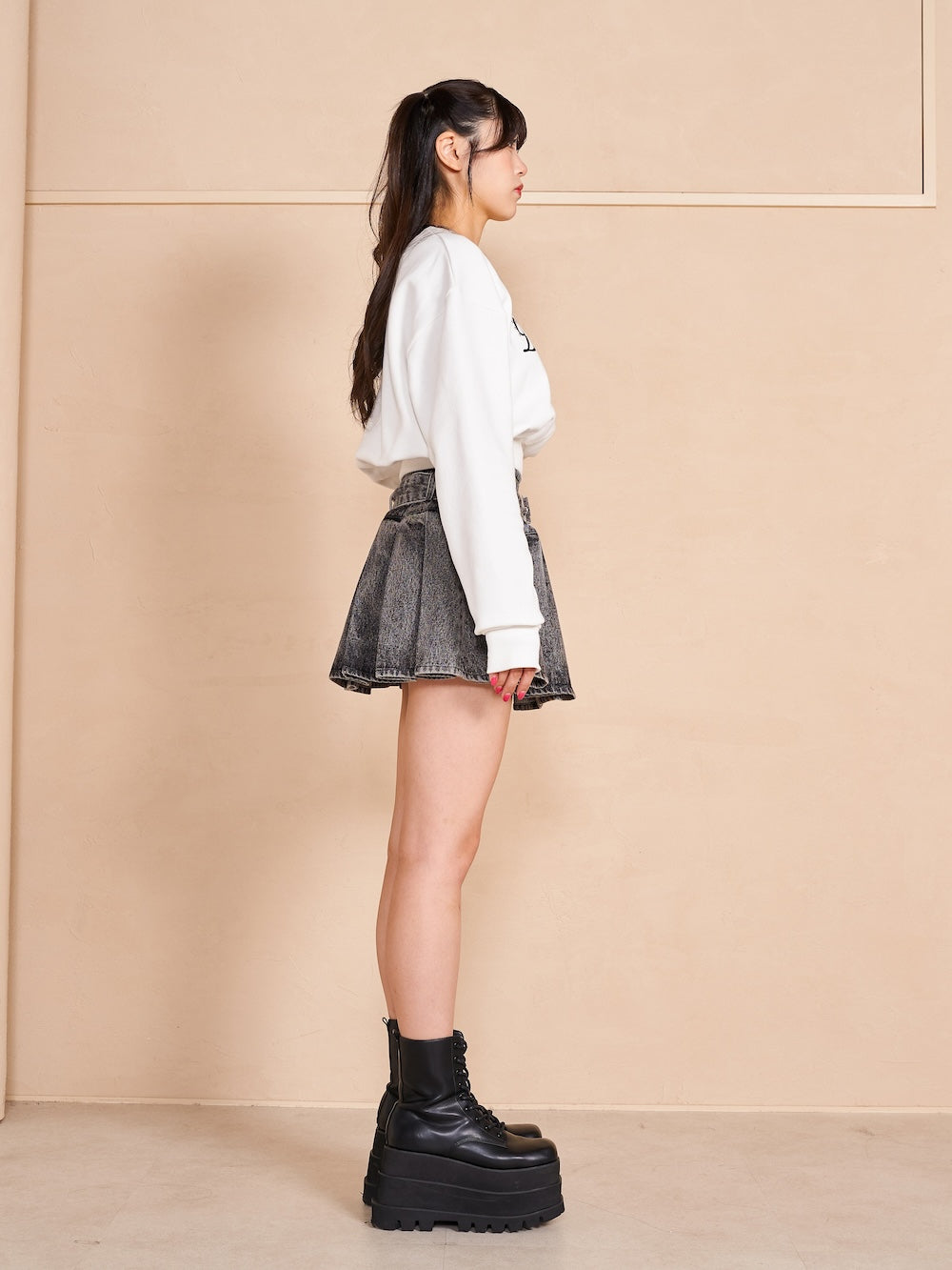 モデル:164cm(着用サイズ:FREE 着用カラー:WHT)