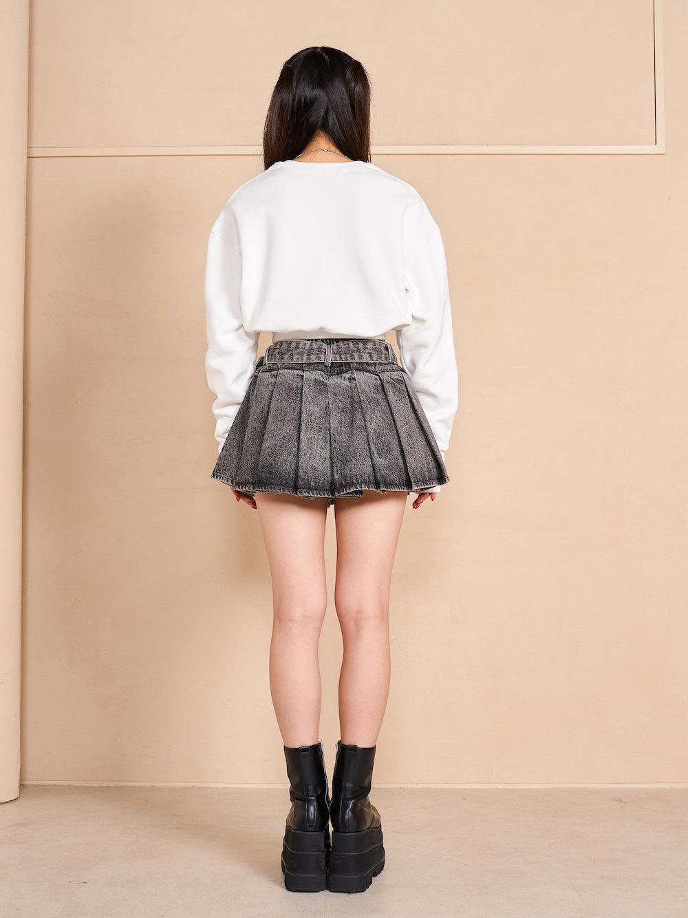 モデル:164cm(着用サイズ:FREE 着用カラー:WHT)
