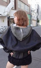 モデル:155cm(着用サイズ:FREE 着用カラー:BLK)