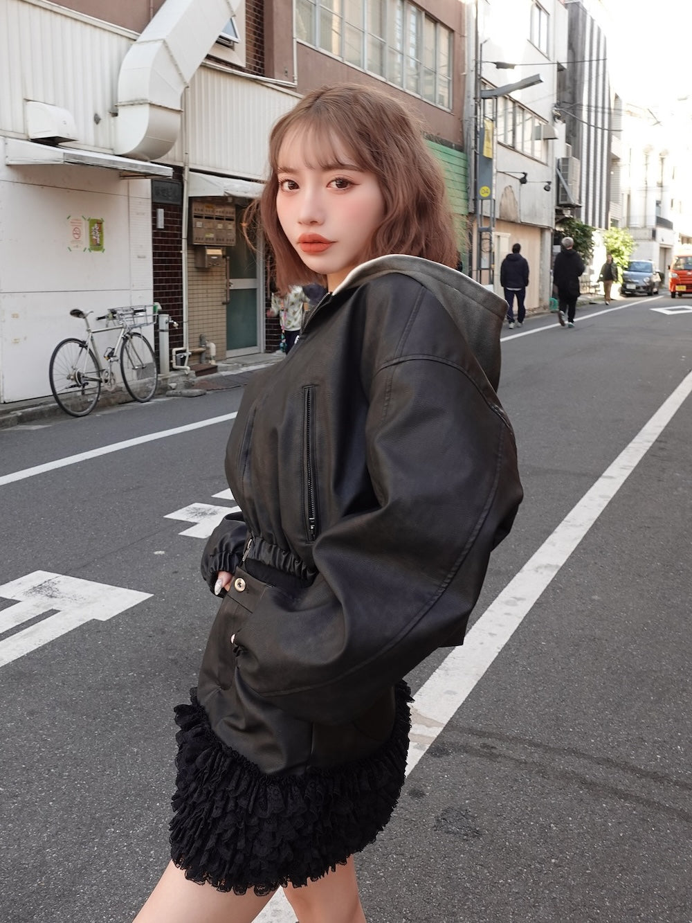 モデル:155cm(着用サイズ:FREE 着用カラー:BLK)