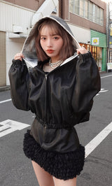 モデル:155cm(着用サイズ:FREE 着用カラー:BLK)