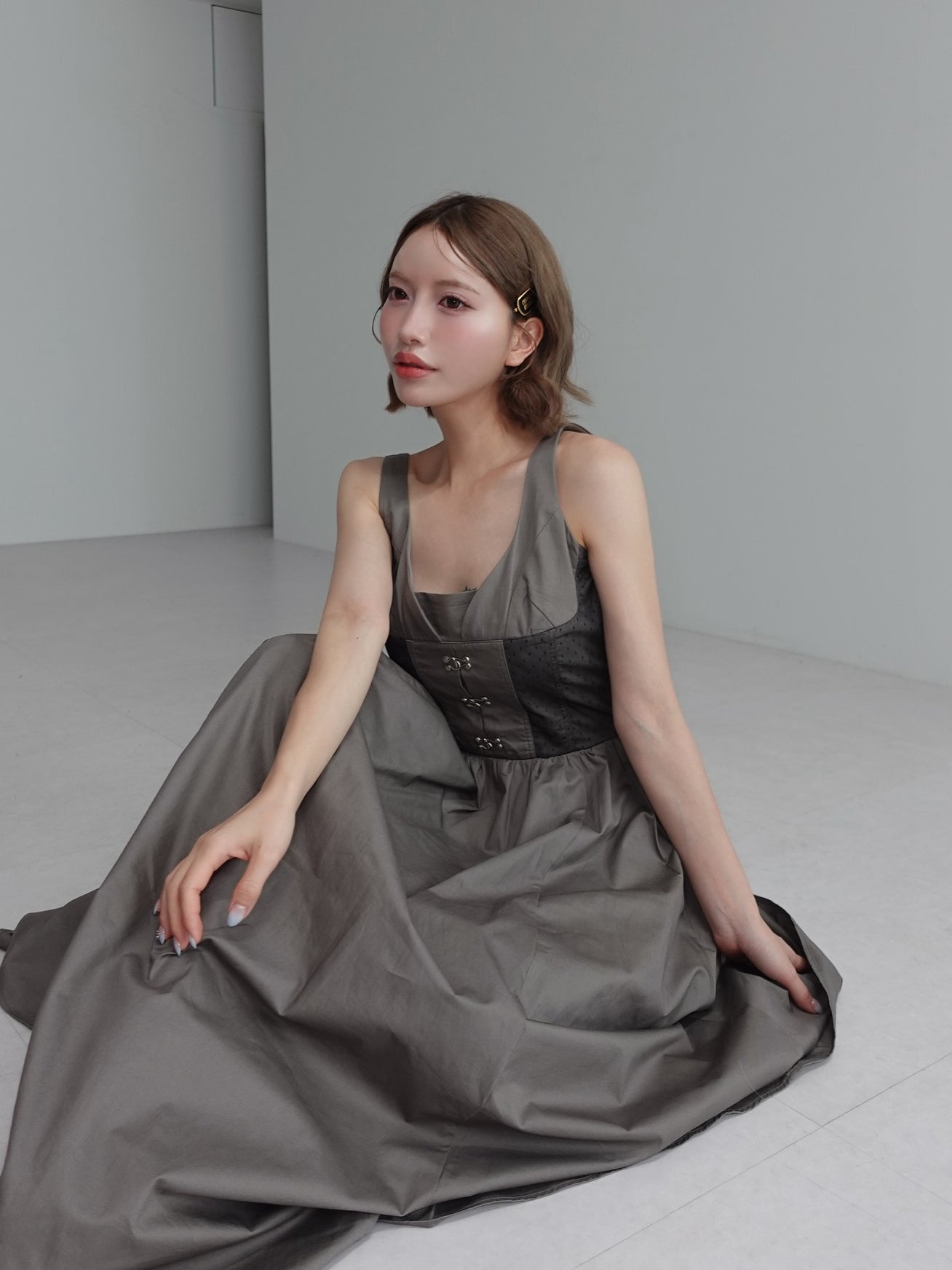 モデル:155cm(着用サイズ:FREE 着用カラー:GRY)