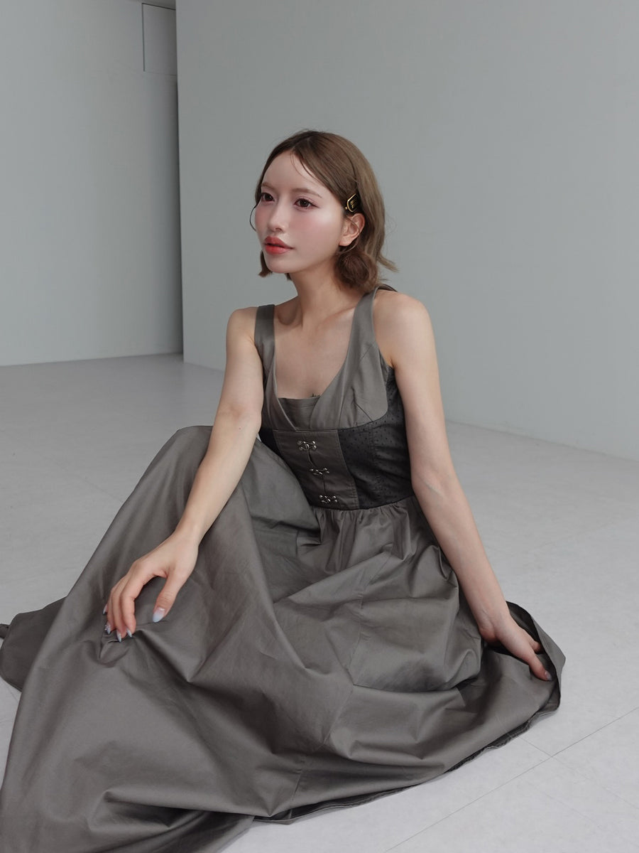 モデル:155cm(着用サイズ:FREE 着用カラー:GRY)