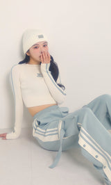 モデル:160cm(着用サイズ:FREE 着用カラー:WHT)