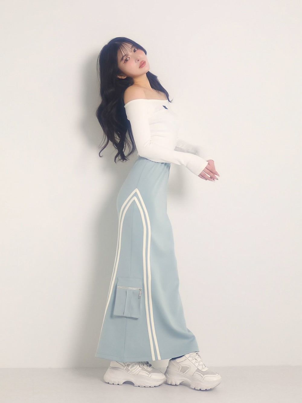 モデル:160cm(着用サイズ:FREE 着用カラー:WHT)