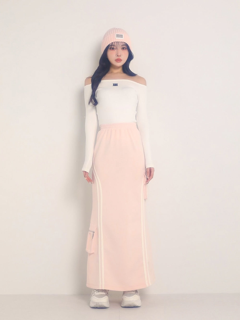 モデル:160cm(着用サイズ:FREE 着用カラー:WHT)