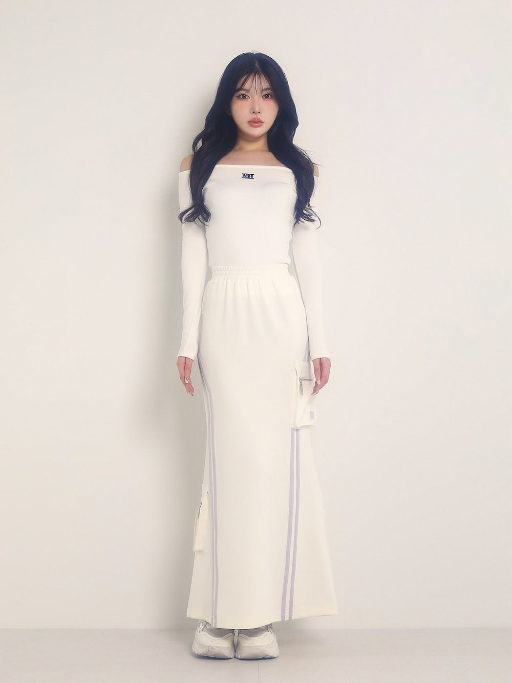モデル:160cm(着用サイズ:FREE 着用カラー:WHT)
