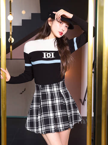 モデル:160cm(着用サイズ:FREE 着用カラー:BLK)