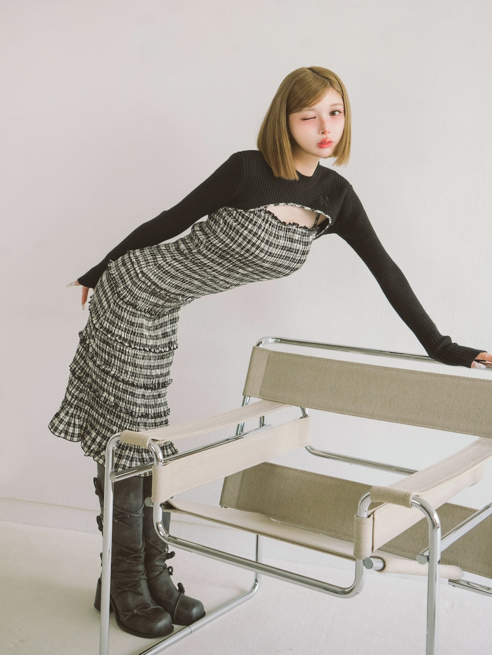 モデル:160cm(着用サイズ:FREE 着用カラー:BLK)