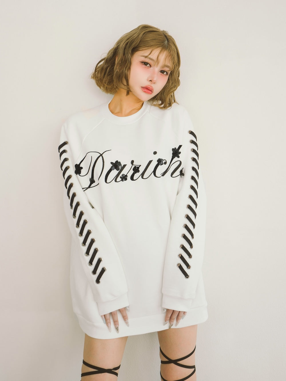 モデル:160cm(着用サイズ:FREE 着用カラー:WHT)