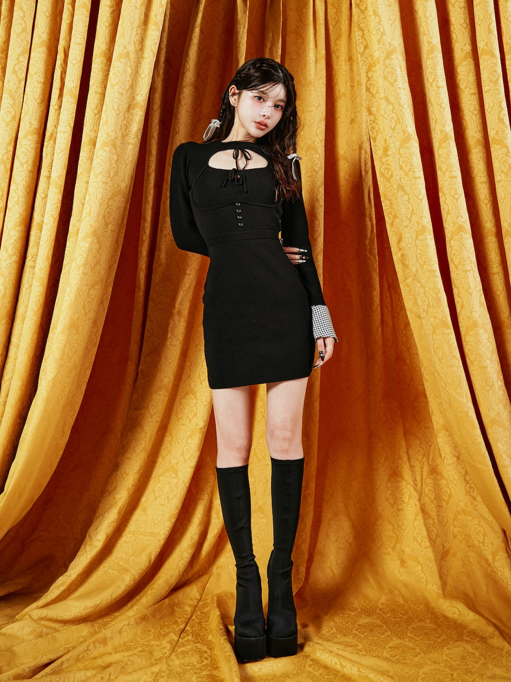モデル:160cm(着用サイズ:FREE 着用カラー:BLK)