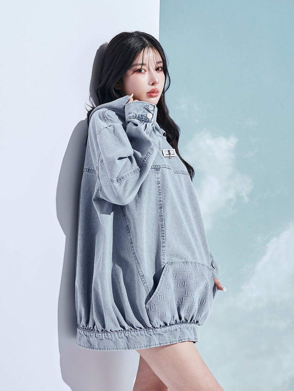 モデル:160cm(着用サイズ:FREE 着用カラー:BLU)