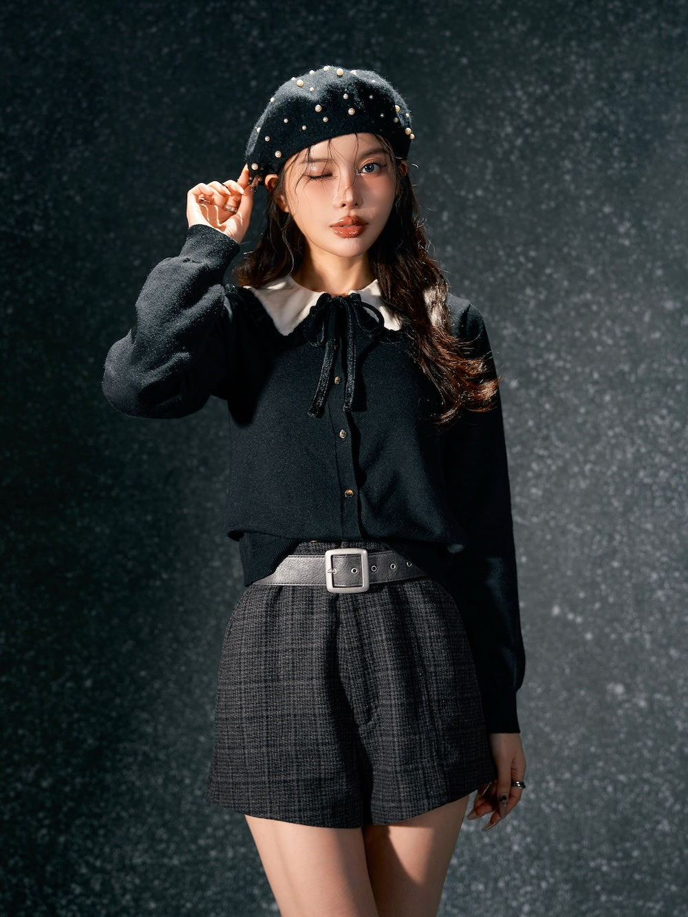 モデル:160cm(着用サイズ:FREE 着用カラー:BLK)