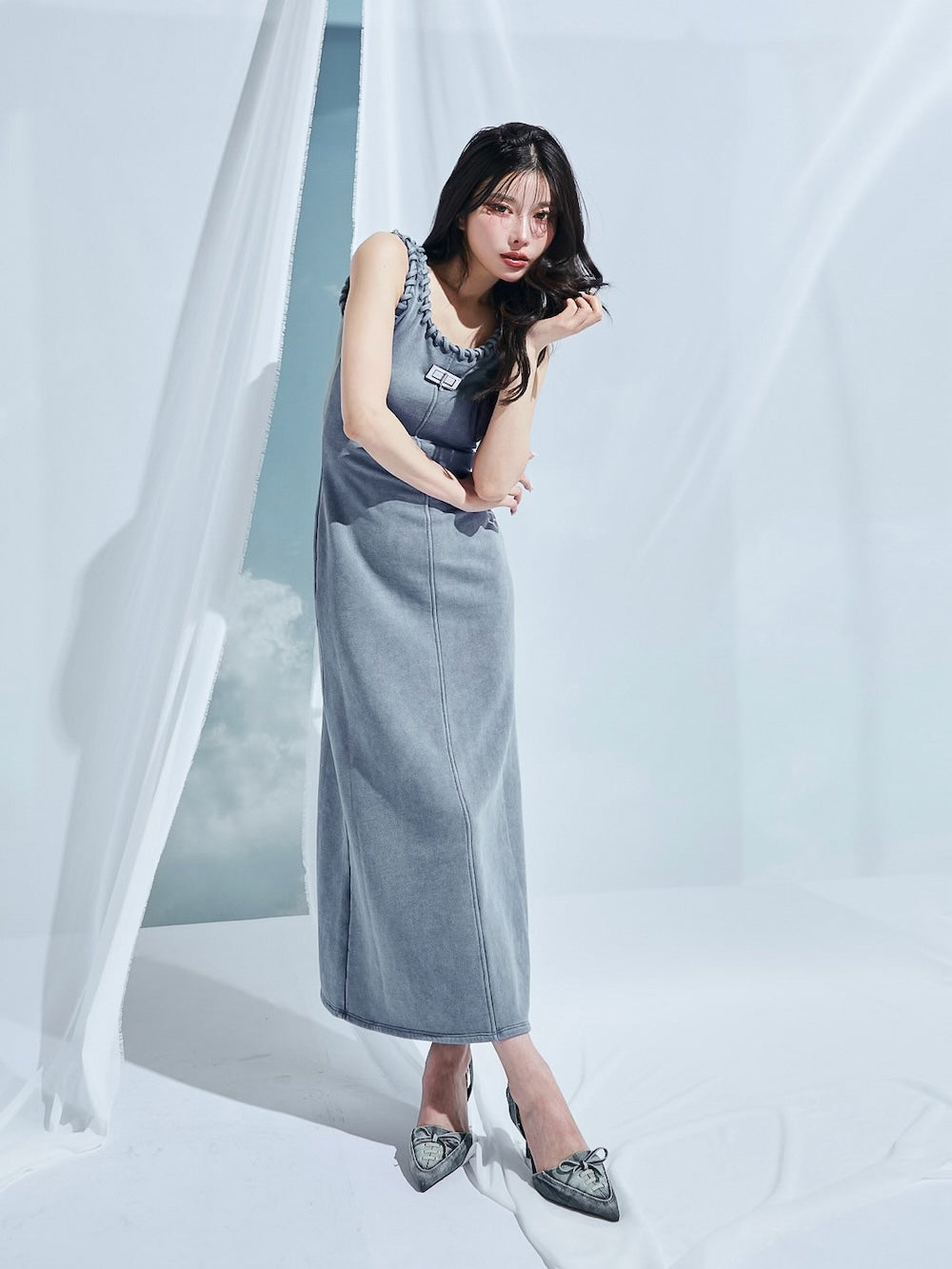 モデル:160cm(着用サイズ:FREE 着用カラー:BLU)