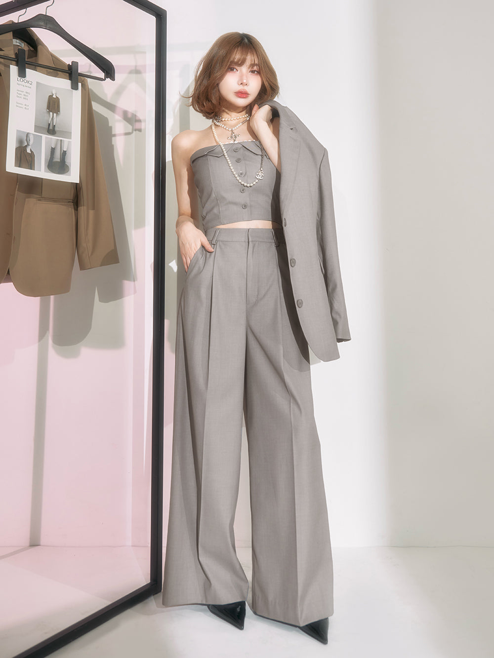 モデル:160cm(着用サイズ:FREE 着用カラー:GRY)