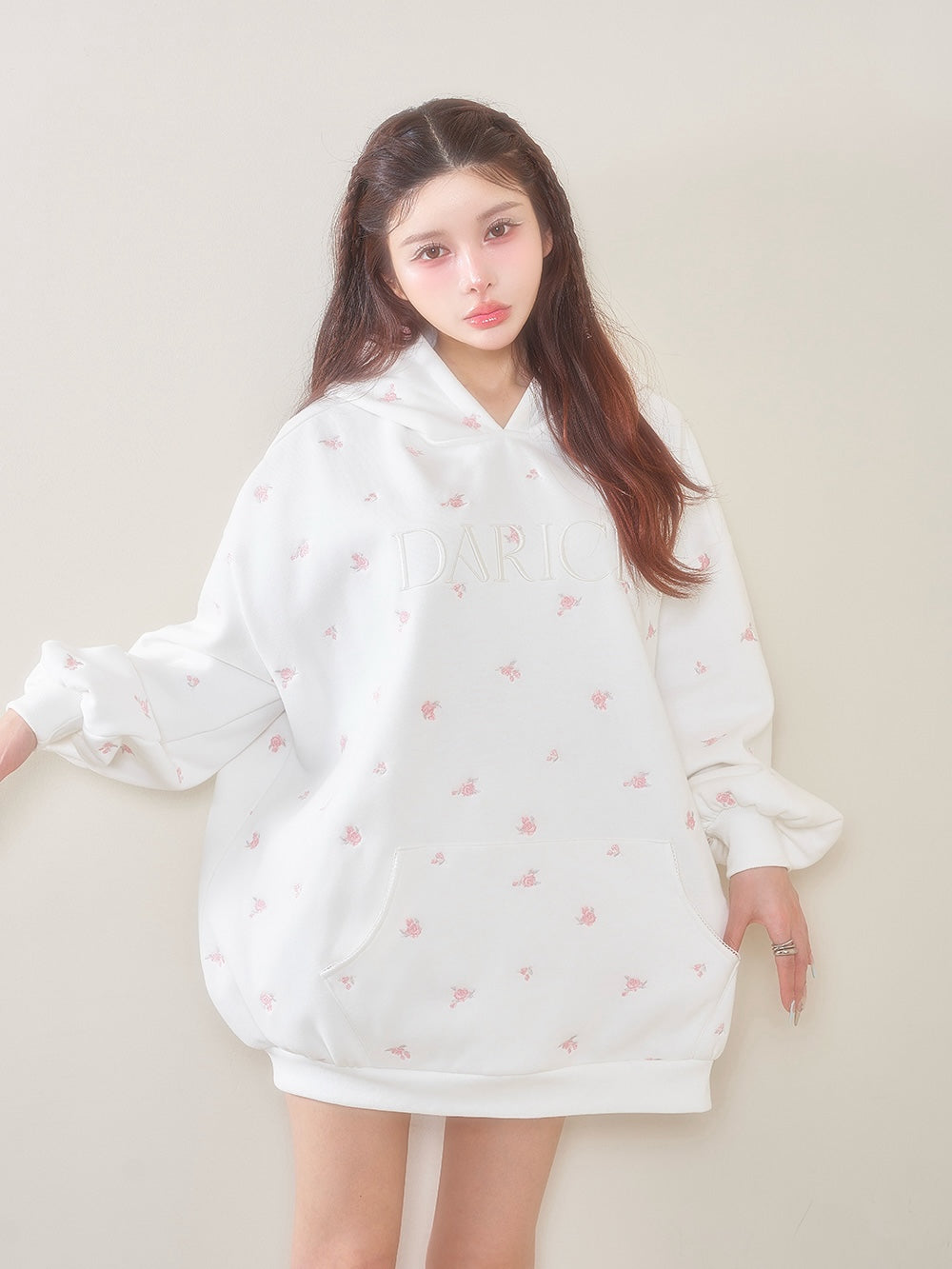 モデル:160cm(着用サイズ:FREE 着用カラー:WHT)