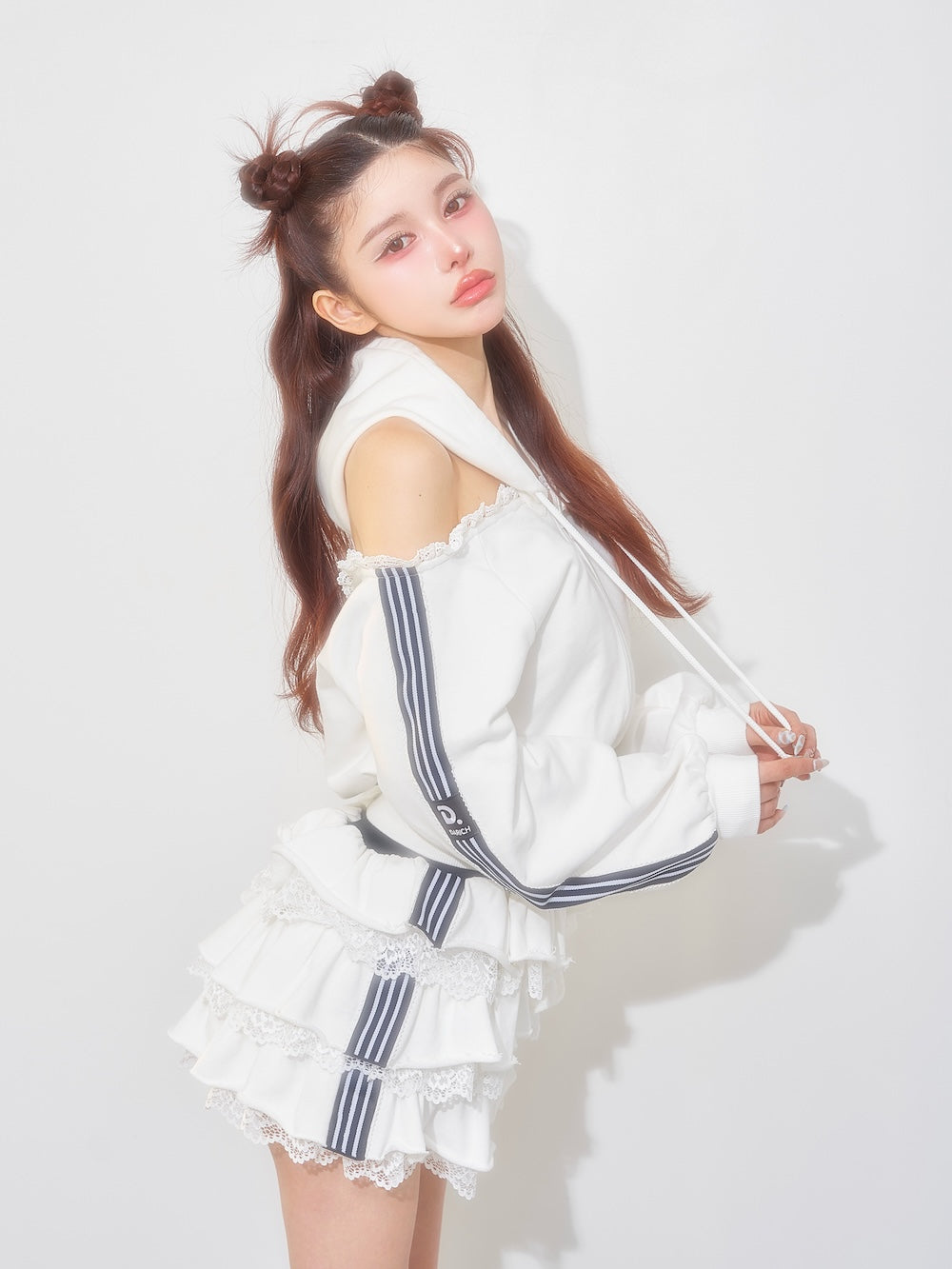 モデル:160cm(着用サイズ:FREE 着用カラー:WHT)