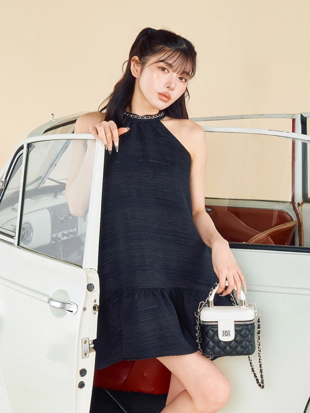 モデル:160cm(着用サイズ:FREE 着用カラー:BLK)