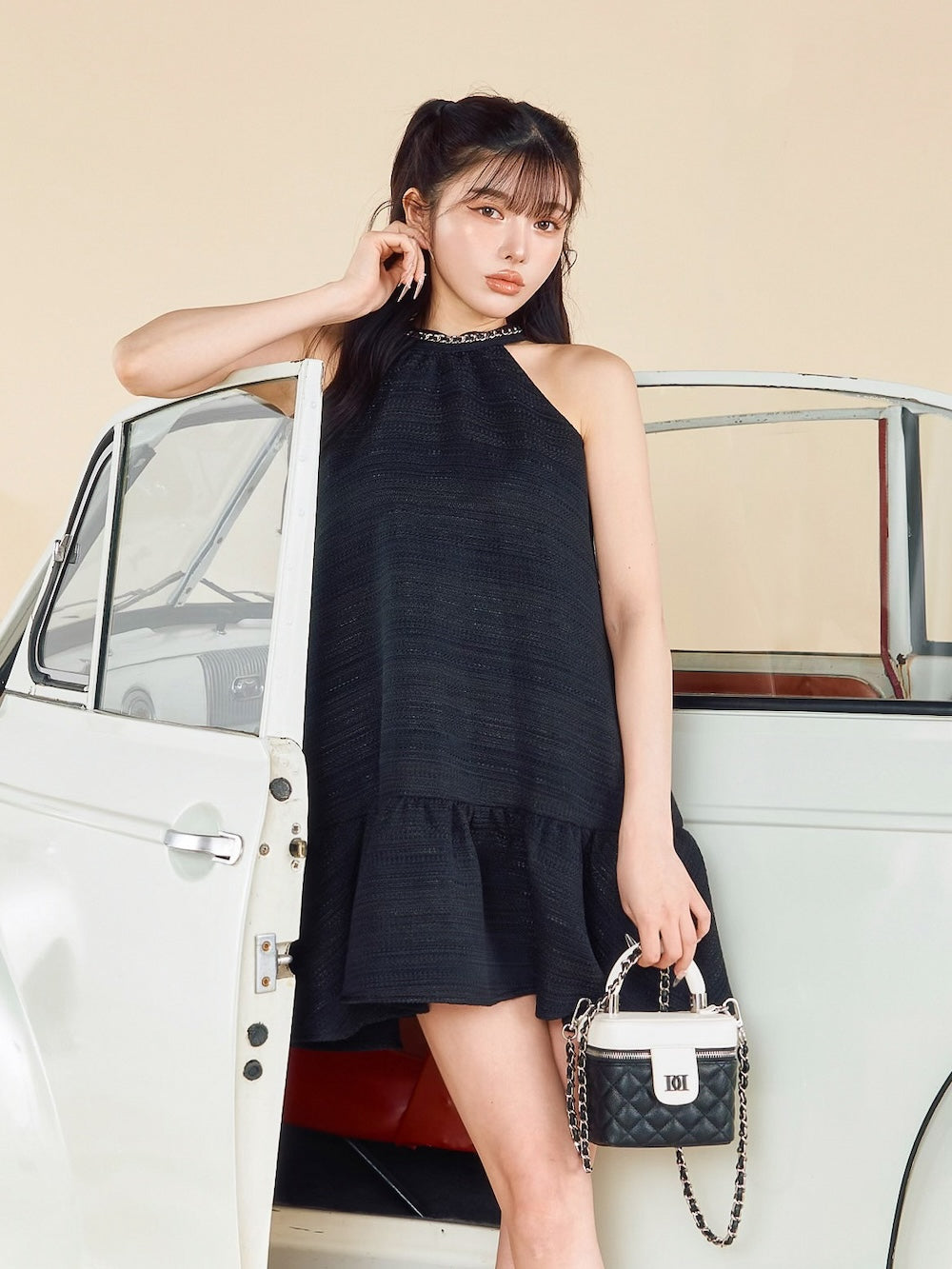 モデル:160cm(着用サイズ:FREE 着用カラー:BLK)